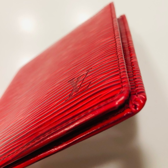 GENUINE LOUIS VUITTON Red Epi Six-Cartes Wallet - Picture 4 of 16